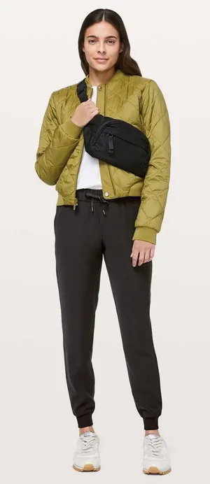 Lululemon Athletica Sz 8 On The Fly Jogger Pant Black Wrinkle Free Travel‎ Sleek thumbnail 1