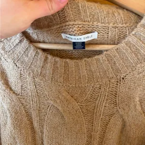 American Eagle Women’s Knit Sweater size Medium Tan thumbnail 3