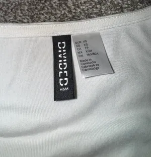 H&M White Tie Crop Top thumbnail 3