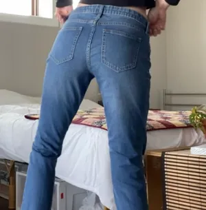 Girlfriend Jeans thumbnail 4