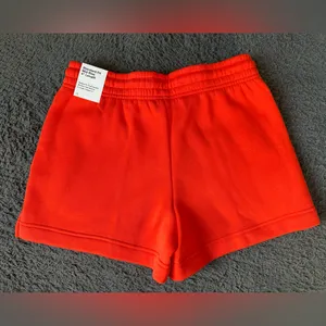 Nike Sportswear Phoenix Fleece Women's Mid-Rise 4" Shorts Picante Red/Sail small thumbnail 5