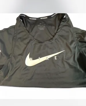 Nike dri fit running bundle -women’s size small pink shorts & black tank thumbnail 5
