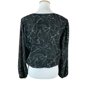ASTR‎ The Label Black White Floral Wrap Blouse Long Sleeve Top Chic Medium thumbnail 2