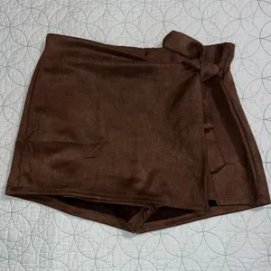 HAUTE MONDE women’s size XL wrap style feels like suede brown skort 2” inseam thumbnail 12