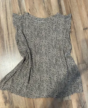 Loft Short Sleeve Dressy Shirt Woman’s Size Medium thumbnail 1