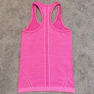LULULEMON Swiftly Tech Racerback in Heathered Raspberry Glo Light Sz. 4 thumbnail 8
