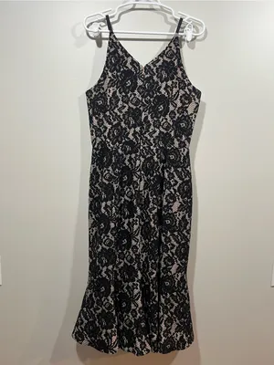 Dress the Population Isabelle Black Lace Midi Dress with Cream Lining Large thumbnail 7