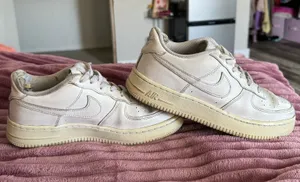 Nike Air Force 1 thumbnail 1