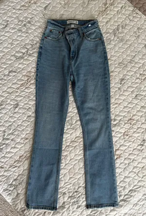 NWOT Abercrombie 90’s Slim Straight Jeans Curve Love 000xs thumbnail 3