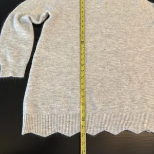 Elegant Light Gray Turtleneck Sweater‎ Size M thumbnail 3