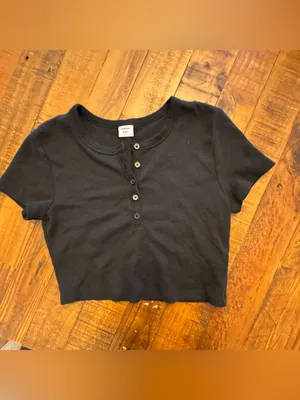 ARITZIA | Sunday Best‎ Crop Henley Tee Black thumbnail 2