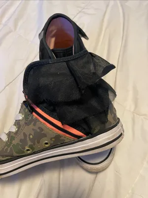 Converse Women's Camo High-Top Sneakers with Pink Lining thumbnail 3