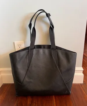 Lululemon all day tote bag thumbnail 1