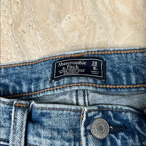 Abercrombie & Fitch Ultra High Rise Straight Size 28R thumbnail 7