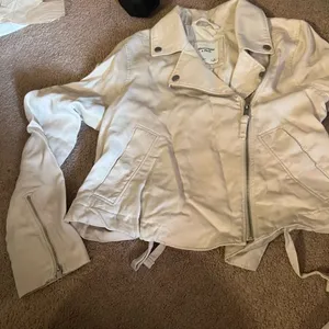 Abercrombie asymmetrical jacket small‎ thumbnail 5