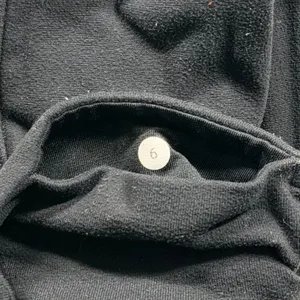 Lululemon Women’s Black Cropped Leggings Size 6 Athletic Yoga Pants thumbnail 3