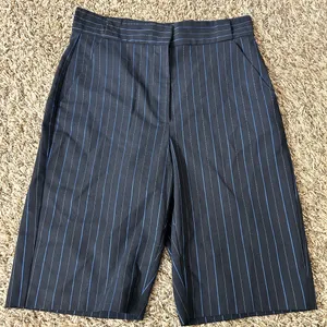 Pinko Navy Blue Pinstripe Bermuda Shorts School Girl Preppy thumbnail 1