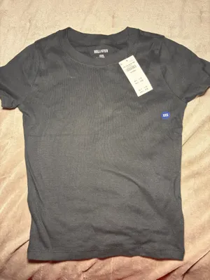 Hollister Top thumbnail 3