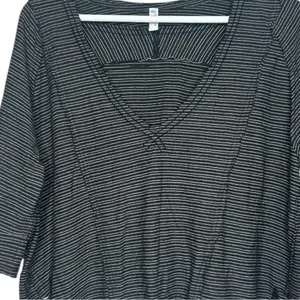 Free People FP Movement Black Striped Cropped V-neck Tee Size Medium thumbnail 2