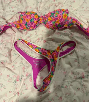 Frankies Bikinis Set thumbnail 1