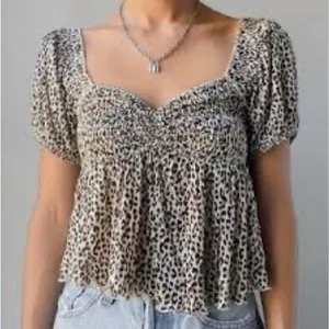 Urban‎ Outfitters Crop Top Women's M Angelo Animal Cheetah Print Smocked thumbnail 1