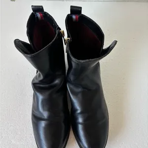 Tommy Hilfiger Black Leather and Suede Ankle Booties Witchy size 8M thumbnail 7