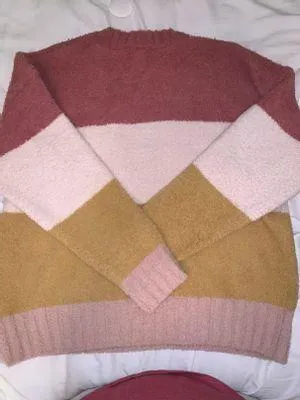 Cozy Sweater Size L thumbnail 2