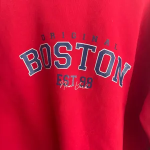SHEIN Red Boston Graphic Crew Neck Sweatshirt Collegiate Fleece Pullover Small thumbnail 5