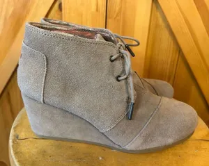 Toms Women's 9 Suede Desert Wedge Booties Leather Ankle Lace Up Comfort thumbnail 1