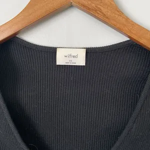Wilfred Aritzia All Tied Up Sweater Top Cropped Black Ribbed Women's Size XS thumbnail 7