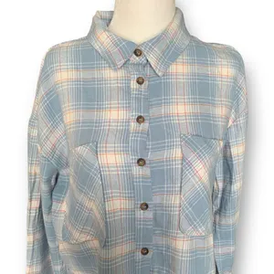 Timing Women's Blue Plaid‎ Flannel Cropped Long Sleeve Button Down Shirt Small thumbnail 5