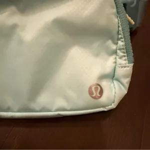 Lululemon Everywhere Belt Bag 1L * Icing Blue / Eton Blue thumbnail 4
