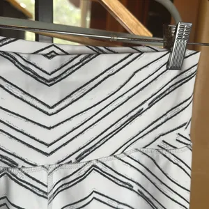 BuffBunny Slay Leggings Medium White Black Zebra Geometric High Waist Activewear thumbnail 12