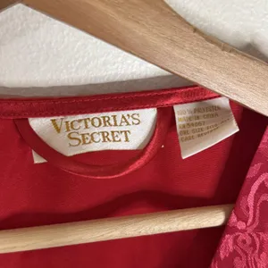 Victorias Secret Robe Womens One Size Red Satin Jacquard Floral Kimono Belted‎ thumbnail 5