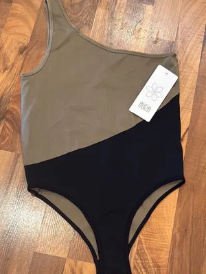 Aura one‎ shoulder body suit size XL/XXL khaki green and black NWT thumbnail 1