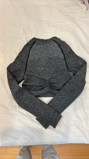 Gymshark Cropped Top Long Sleeve thumbnail 2