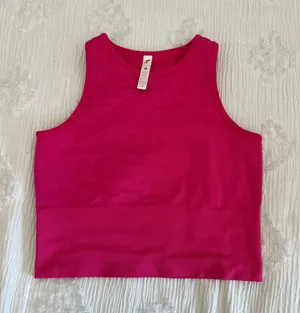 Von Maur Workout Athletic Yoga Fitness Tank Top thumbnail 1