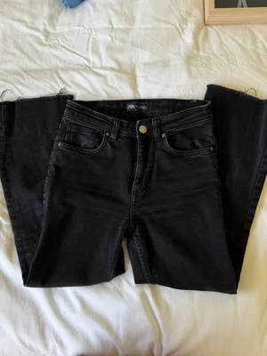 Zara Black Mini Flare Cropped Jeans thumbnail 2