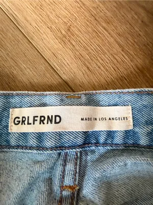 GRLFRND Light Wash Distressed Knee-Slit Straight Jeans thumbnail 3