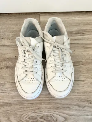 On Women's The Rodger Clubhouse Tennis Sneaker in White Size 8.5 thumbnail 4