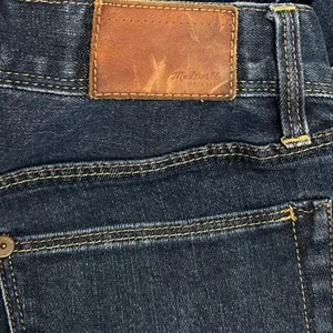 Madewell Super Low Rise Slim Cropped Jeans with Side Zip in Dark Wash size 24 thumbnail 5