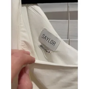 NEW Saylor Revole one shoulder Dress Sz M White Feather Draped Cocktail Mini thumbnail 4
