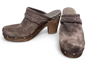 UGG Kaylee Clogs Womens Size 11 Brown Suede Wooden Heel Studded Boho Mule thumbnail 1