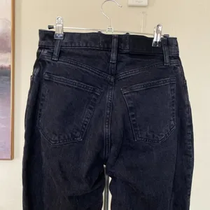 Abercrombie & Fitch Curve Love The ‘90s Straight Ultra High Rise Jean Black 2 26 thumbnail 5