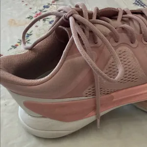 lululemon athletica Women's Blissfeel Run Pink Sneakers shoes thumbnail 5