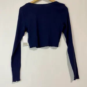 . Women’s Scoop Neck Waffle Knit Cropped Henley Long Sleeve Navy Size Med NWT thumbnail 7