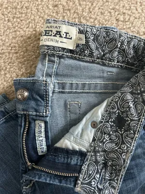 Ariat Mid-Rise Straight Leg Jeans thumbnail 3