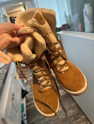 UGG Boots Women’s thumbnail 1