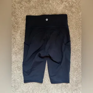 Lululemon Invigorate High-Rise Short 10" in True Navy Blue Size 4 Biker Short thumbnail 9