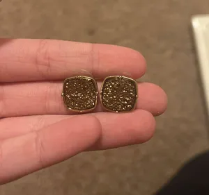 Victoria Lynn Earrings Gold thumbnail 1